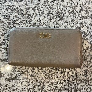 C. Wonder large gray wallet